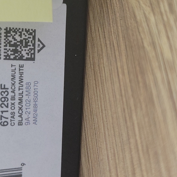 Converse Brand new in the box size junior 4=size women's 6. - Picture 15 of 15